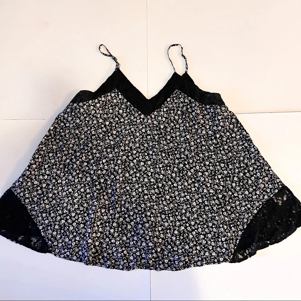 Maurice’s Ditsy Floral Tank Top SZ-XL - Picture 2 of 6